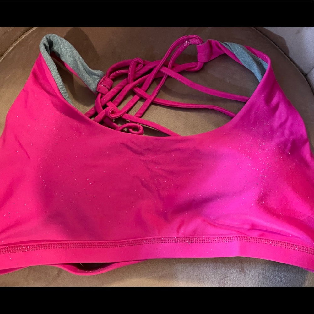 Born Primitive Vitality Sports Bra in Fuchsia Shimmer
